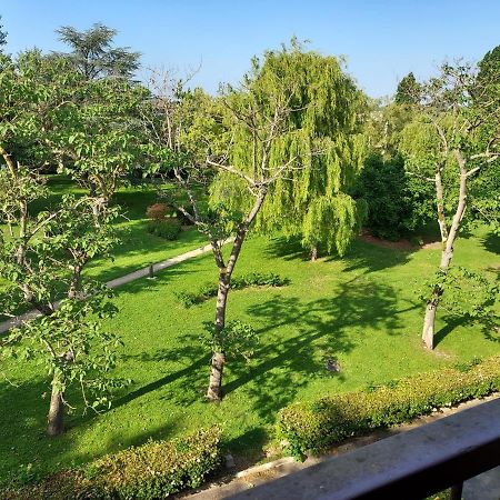 Les Jardins D'Atilly Villecresnes Buitenkant foto